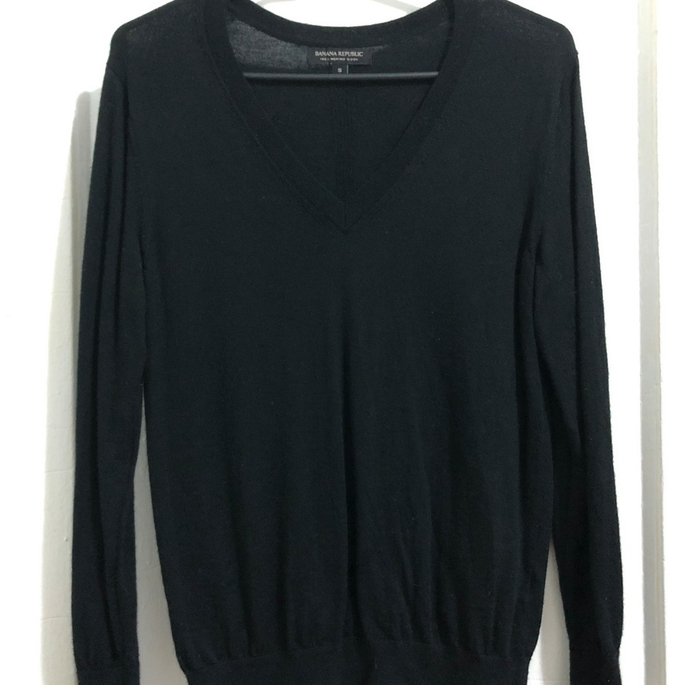 Banana Republic v-neck sweater small
